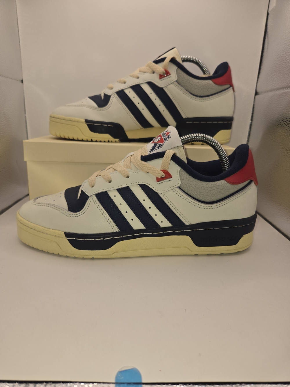 Adidas Rivalry 86 Low Ivory Night Indigo. Mens 7.5
